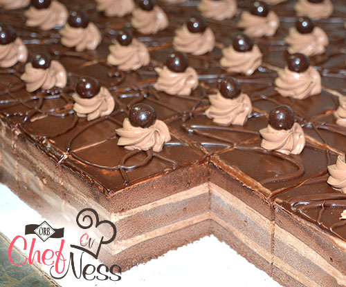 individual-desserts-chocolate-layer-kosher-bakery